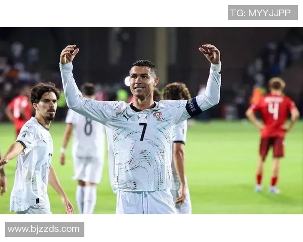 足球明星拍卖创下700万高价引发球迷热议与市场关注